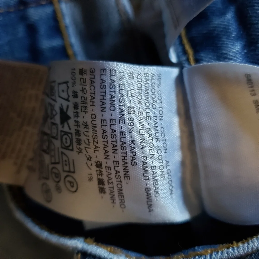 Levi's Medium Wash Jeans - Picture 6 of 6